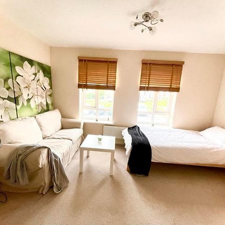Lakeside Stylish 3 Bedroom House Grays Exterior photo